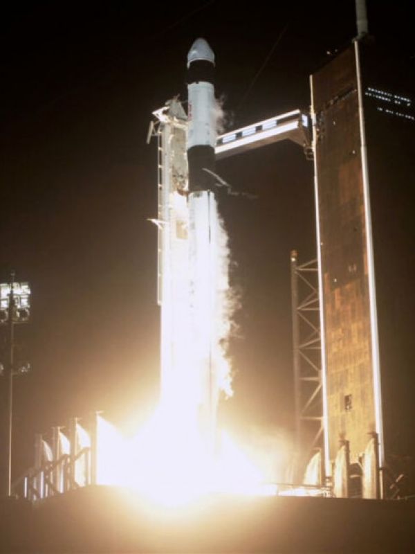 Lanzada con éxito la misión Crew-2 a la Estación Espacial Internacional