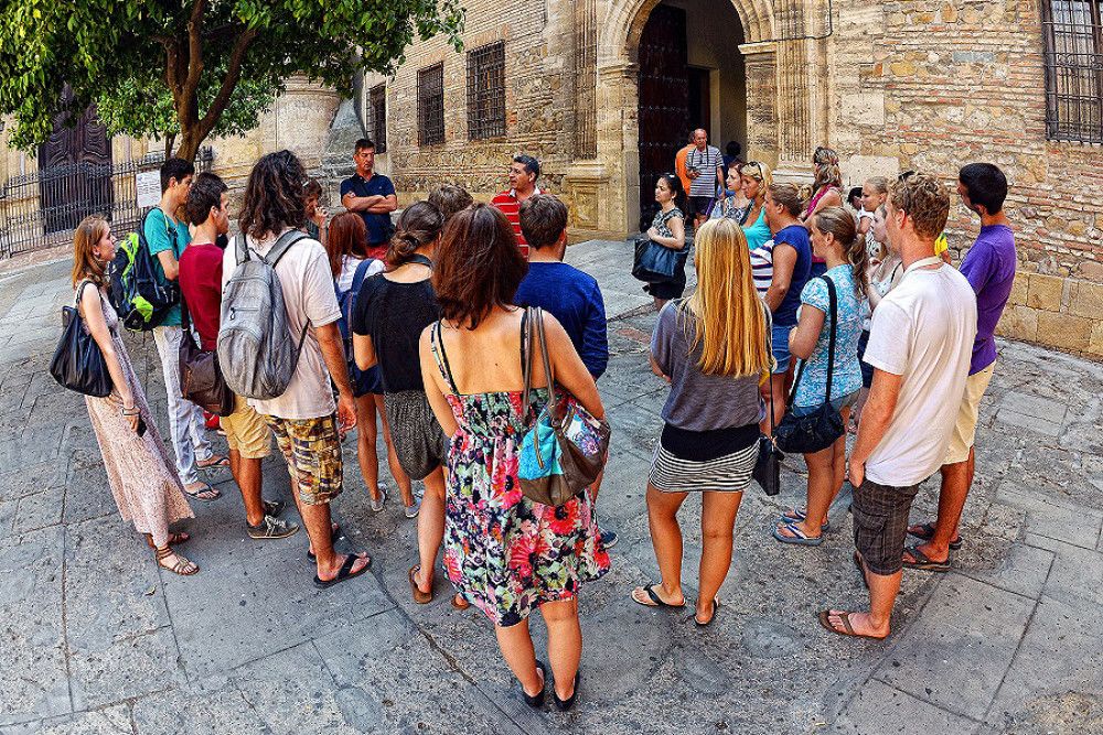 Turismo Costa del Sol presenta el destino a más de un centenar de estudiantes extranjeros para promover la oferta turística de la provincia de Málaga