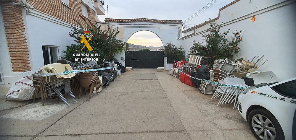 La Guardia Civil detiene a 6 personas por robo de mobiliario de terrazas en las provincias de Málaga y Granada