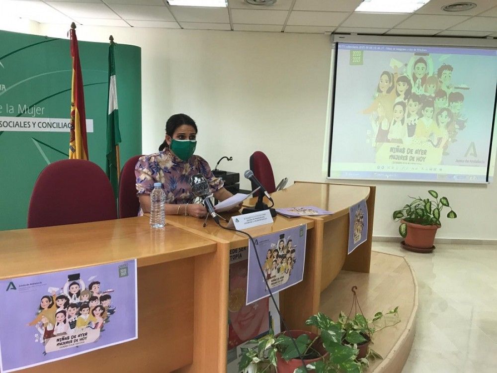 La malagueña Maggie Civantos es una de las doce protagonistas del calendario coeducativo del IAM Niñas de ayer, mujeres de hoy’