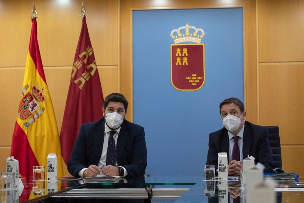 El ministro de Agricultura asegura que "todo está preparado para que las exportaciones a reino Unido funcionen con normalidad"