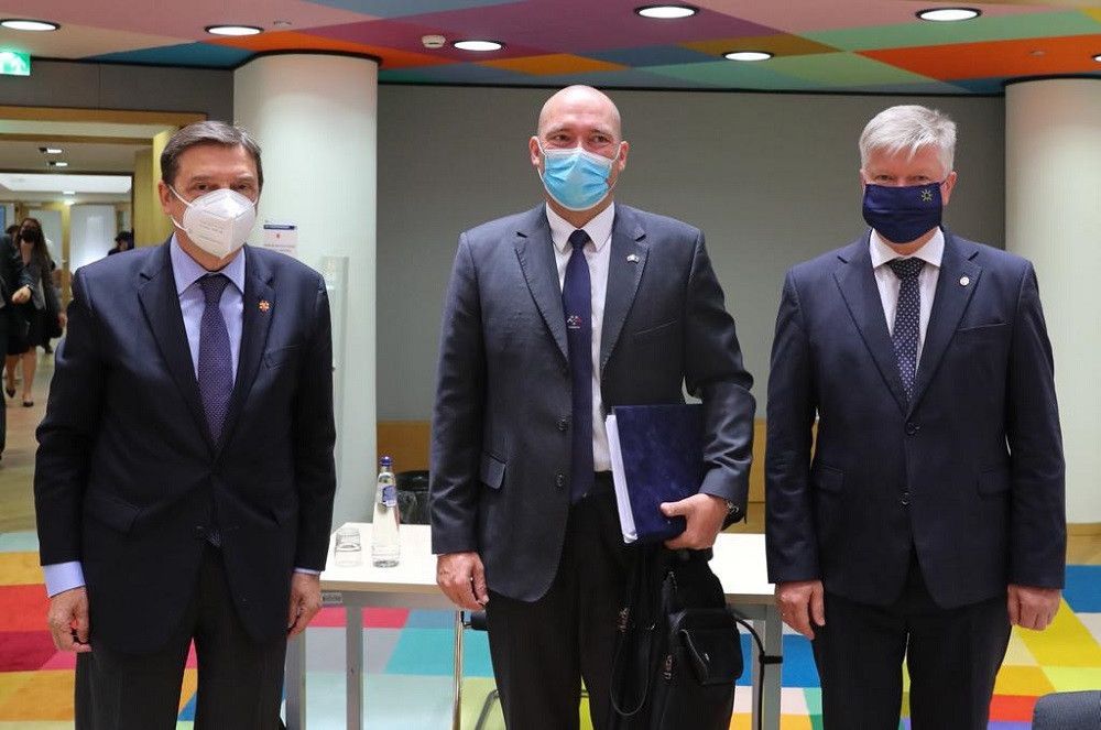 El ministro de Agricultura anuncia una hoja de ruta para fomentar la producción y el consumo de alimentos ecológicos en línea con el Plan de Acción europeo