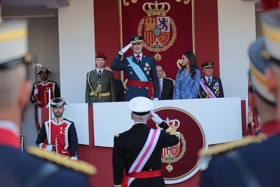 Los reyes, acompañados de la princesa de Asturias, presiden los actos por el Día de la Fiesta Nacional