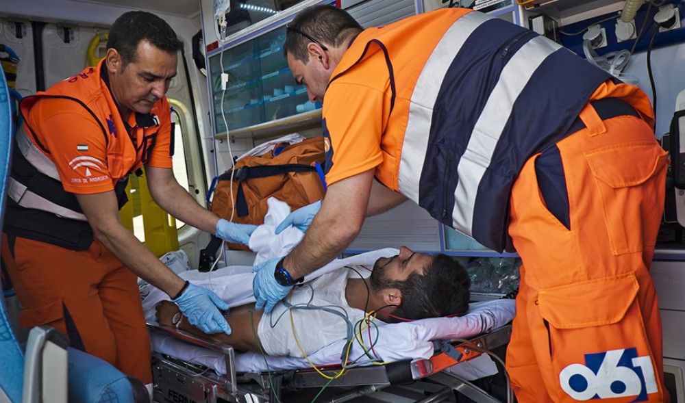 Salud distingue a 14 personas en la provincia de Málaga por su especial intervención en casos de emergencias