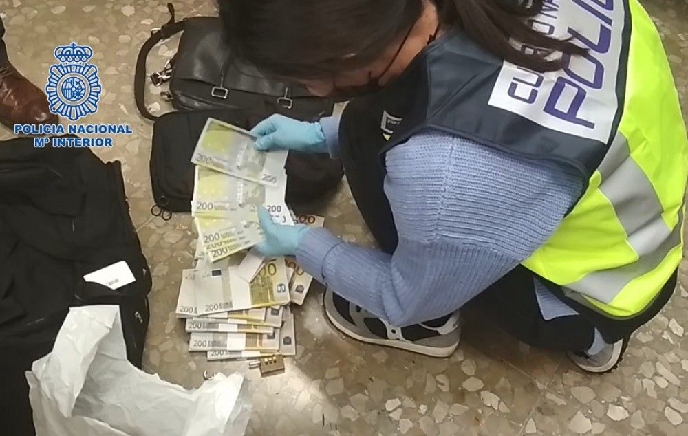 Detenidos “in fraganti” en Málaga cuatro miembros de una organización criminal dedicada a las estafas mediante el Rip Deal