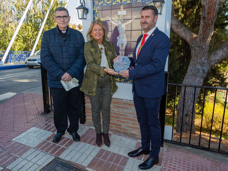 El Ayuntamiento homenajea a la Cofradía del Cristo del Amor con motivo de su 75 aniversario