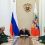<p style="text-align: justify;">El mandatario ruso, Vladímir Putin, ordenaría un cese de ataques contra Ucrania exclusivamente durante la jornada electoral si Kiev realmente decide celebrar los comicios, según afirmó el portavoz del Kremlin, Dmitri Peskov. No obstante, subrayó que es obvio que en Ucrania realmente no quieren celebrar las presidenciales.</p>
 
<p style="text-align: justify;">En respuesta a los comentarios de Donald Trump sobre la conveniencia de cambiar al presidnete ucraniano, Volodímir Zelensky se había comprometido a celebrar elecciones si Rusia respetaba un alto el fuego de 60 días.</p>
<p style="text-align: justify;">"El presidente ya se ha pronunciado al respecto, pero puedo decir en su nombre, con toda responsabilidad, que si realmente quieren celebrar elecciones allí, en Kiev, entonces el presidente ruso, el comandante supremo en jefe, estará dispuesto a dar la orden de no atacar Ucrania el día de las elecciones, específicamente el día de las elecciones", señaló Peskov a la prensa.</p>
<p style="text-align: justify;">Además, continúa informando la agencia oficial de noticias rusa Sputnik, indicó que Rusia desea una paz duradera y está dispuesta a hacer todo lo posible para lograrla. Sin embargo, subrayó que Europa sigue haciendo todo lo posible para evitar que el conflicto en Ucrania se termine.</p>
<blockquote>
<p style="text-align: center;"><span style="color: #999999;">"Los europeos claramente no son partidarios de la paz, ni buscan una solución pacífica. Son, más bien, partidarios de la guerra, y siguen haciendo todo lo posible para impedir que esta guerra termine", precisó</span></p>
</blockquote>
<p style="text-align: justify;">Al mismo tiempo, destacó que Rusia admira los esfuerzos de los negociadores estadounidenses en Ucrania y agradece su constante dedicación. Sin embargo, Moscú no busca una división entre Washington y Europa, agregó el portavoz.</p>
<p style="text-align: justify;">El 9 de octubre, Vladímir Putin y Donald Trump mantuvieron una conversación telefónica en la que abordaron la solución del conflicto en Ucrania y la cooperación económica. Las partes acordaron el suministro de diésel ruso al mercado mundial y al estadounidense.</p>
<p style="text-align: justify;">Un día después, el mandatario estadounidense instó a Ucrania a cambiar de líder y acusó a Zelenski de haber desaprovechado en repetidas ocasiones oportunidades para alcanzar un acuerdo que pusiera fin al conflicto. Trump exigió a Zelenski que cesara los ataques contra las refinerías de petróleo rusas, al vincularlos con el aumento de los precios del diésel en EEUU, continúa informando Sputnik.</p>
<p style="text-align: justify;">El mandato de Zelenski expiró el 20 de mayo de 2024. Los comicios en Ucrania debían celebrarse el 31 de marzo. No obstante, la ley sobre el régimen jurídico de la ley marcial prohíbe explícitamente el proceso electoral a la jefatura del Estado.</p>
<p style="text-align: justify;">Al mismo tiempo, la Constitución del país, que tiene un rango jurídico superior, establece en su artículo 103 que el presidente es elegido por un mandato de cinco años. El artículo 104 del documento indica que el jefe de Estado ucraniano, cuyo mandato expiró, puede ejercer sus poderes durante no más de 30 días tras el anuncio oficial de los resultados electorales.</p>
<p style="text-align: justify;">Como señaló el presidente ruso, basado en una evaluación preliminar, las únicas autoridades legítimas en Ucrania siguen siendo el Parlamento y el presidente de la Rada. En sus palabras, si el país vecino quisiera elegir legítimamente a un presidente, sería necesario derogar la norma sobre la ley marcial: su validez no significa que se prorroguen los resultados de las elecciones anteriores, ya que "no hay nada al respecto en la Constitución".</p>