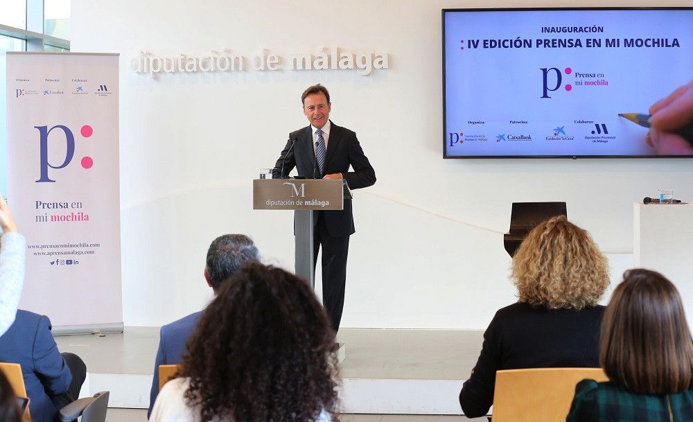 Matías Prats inaugura en la Diputación la IV edición de Prensa en mi Mochila con el alumnado del CEIP Prácticas Nº1