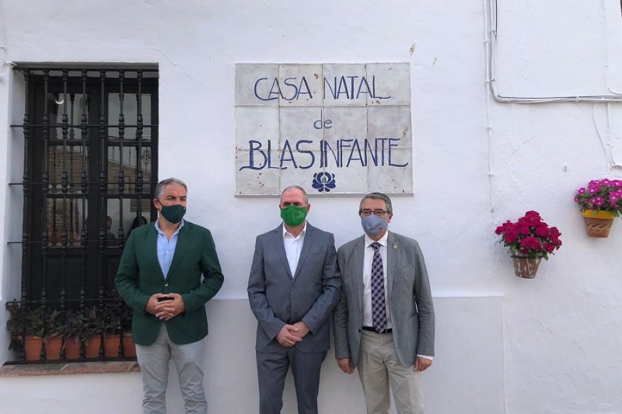 La Diputación, la Junta y el Ayuntamiento de Casares sellan un acuerdo para adecuar como museo la casa natal de Blas Infante