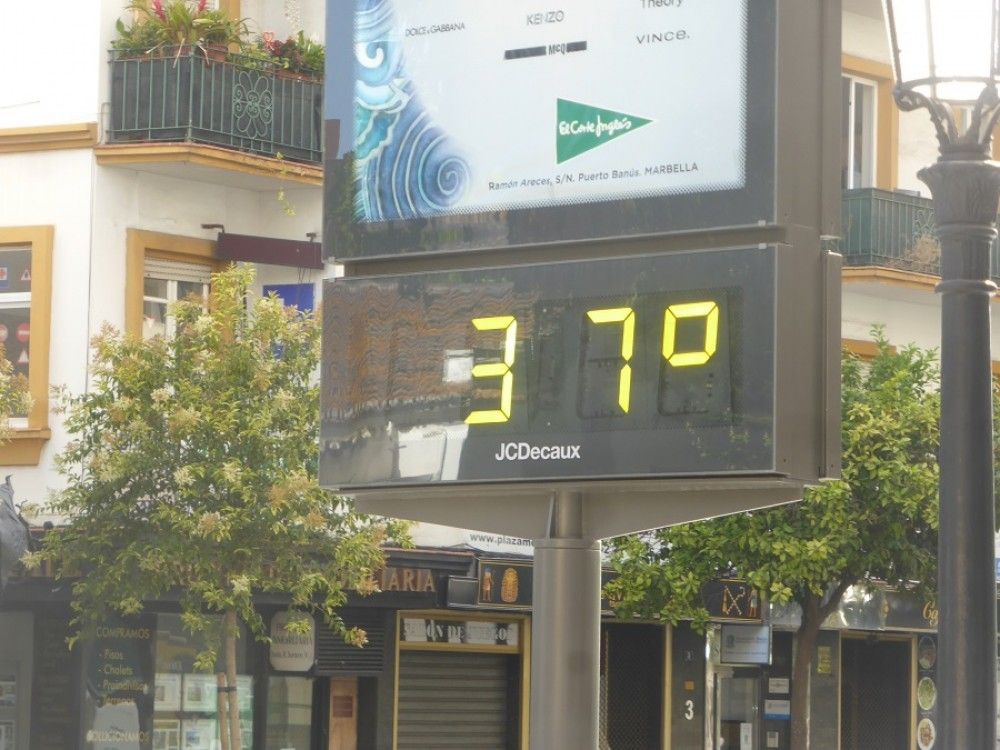 La Junta recomienda extremar las precauciones durante este verano para evitar los golpes de calor
