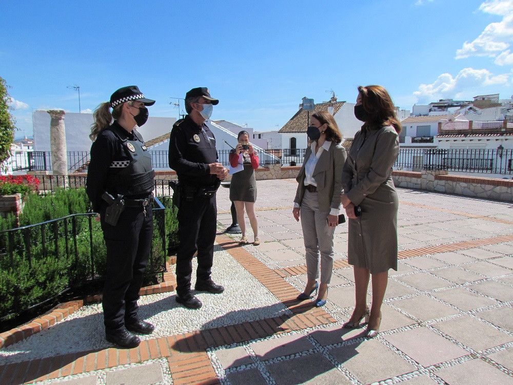 Patricia Navarro defiende las ventajas de la futura ley sobre policías locales que prepara la Junta