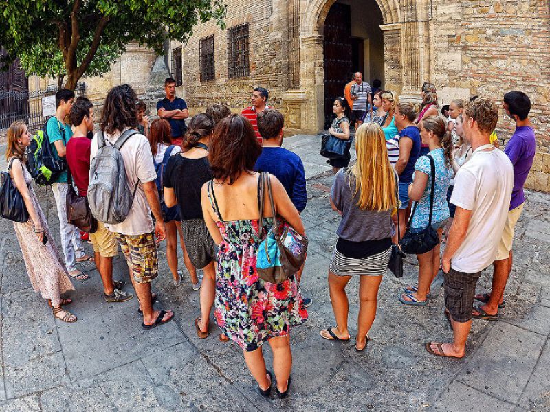 Turismo Costa del Sol presenta el destino a más de un centenar de estudiantes extranjeros para promover la oferta turística de la provincia de Málaga