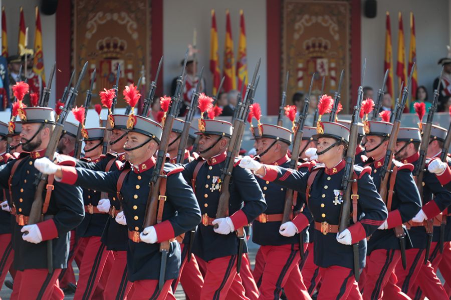 Los reyes, acompañados de la princesa de Asturias, presiden los actos por el Día de la Fiesta Nacional