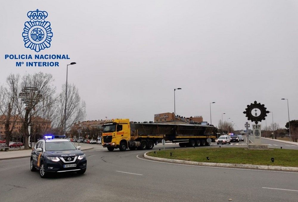 El primer "narcosubmarino" interceptado en Europa ha llegado a la Escuela Nacional de  Policía