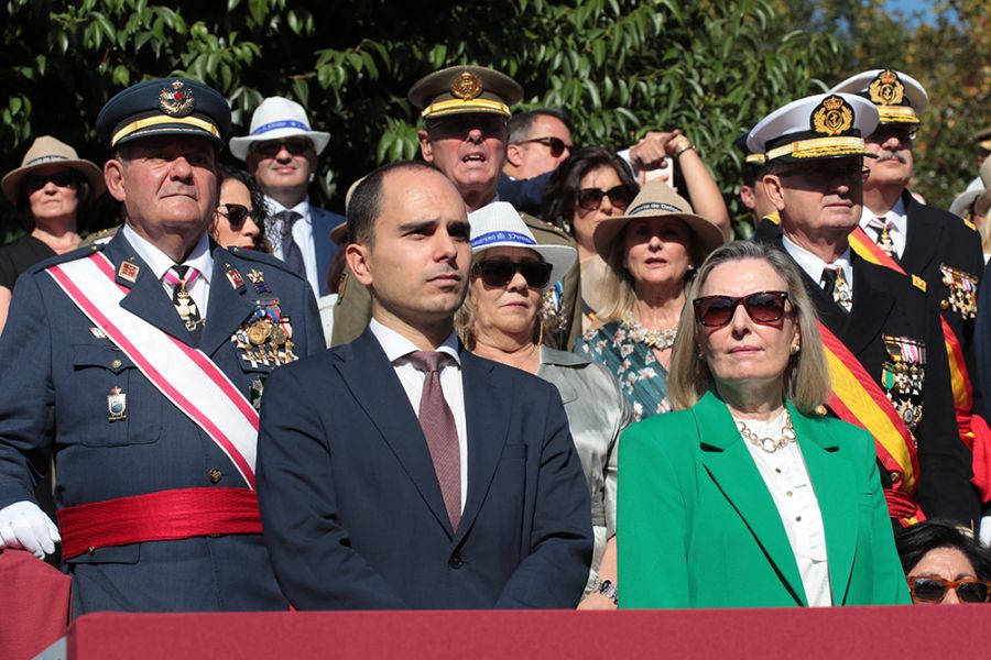 Los reyes, acompañados de la princesa de Asturias, presiden los actos por el Día de la Fiesta Nacional