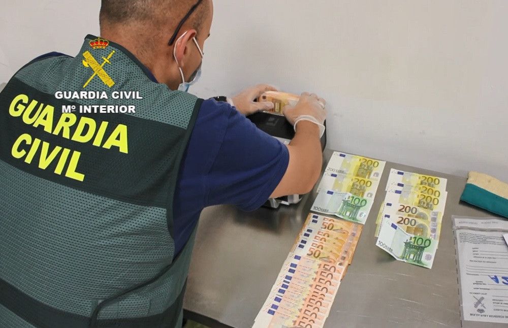 La Guardia Civil desmantela dos laboratorios de "speed" en Gipuzkoa y Bizkaia, considerados de los más importantes de España
