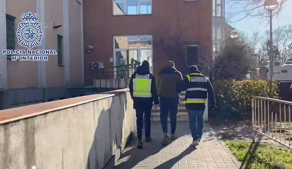 La Policía Nacional desarticula la rama española de un entramado que proporcionaba pasaportes COVID falsos en la UE