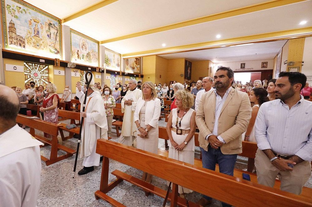 La alcaldesa asiste a la misa de clausura del año jubilar con motivo de la celebración del 50 aniversario de la parroquia de la Divina Pastora