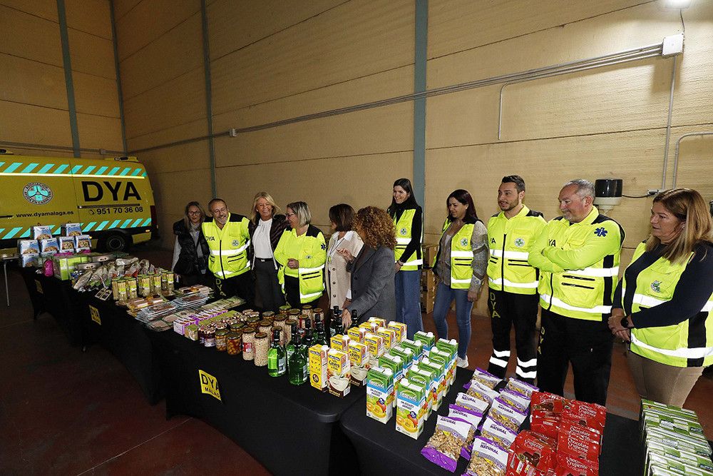 El Ayuntamiento entrega 40 lotes navideños para usuarios del programa Faro