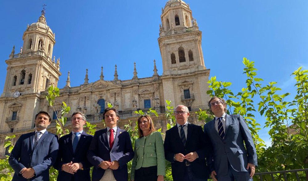 Comienzan los trabajos para la revisión y puesta a punto del tranvía de Jaén