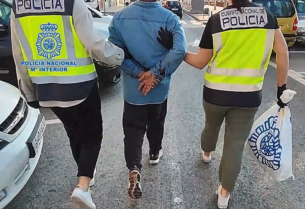 La Policía Nacional desarticula una organización criminal que facilitaba documentación falsa a migrantes para trabajar en el sector agrícola