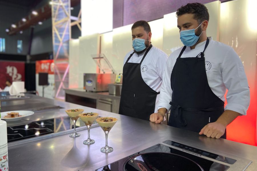 Antonio García y Cristian Ponce, de la escuela de hostelería CESHMA, ganadores del VIII Concurso Joven Chef Sabor a Málaga