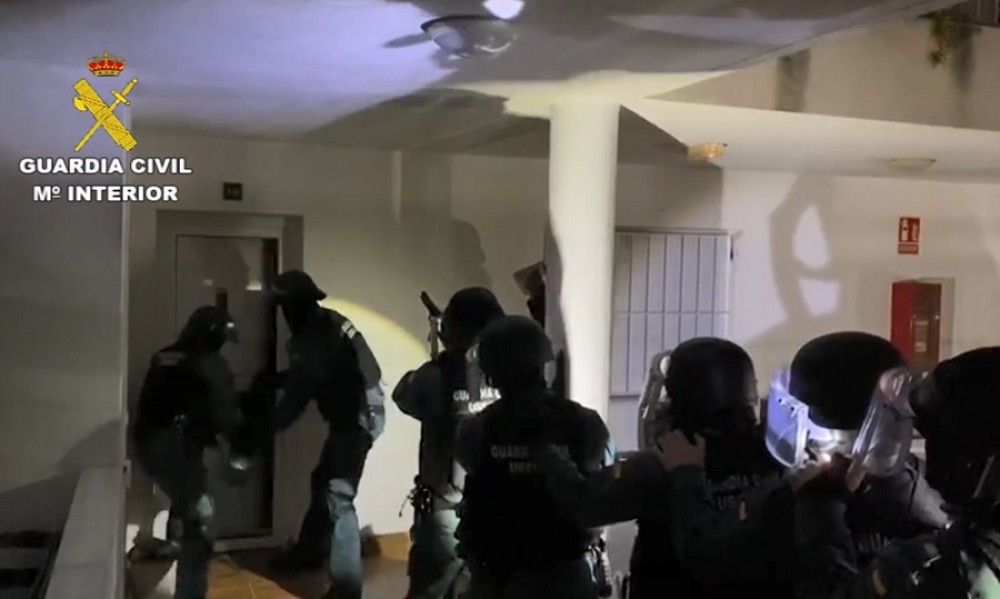 La Guardia Civil detiene a los 9 integrantes de una organización delictiva por delitos de incitación al odio y a la violencia racista