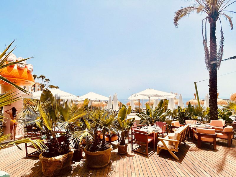 El "dinner show" SLVJ Marbella reabre sus puertas en Puerto Banús