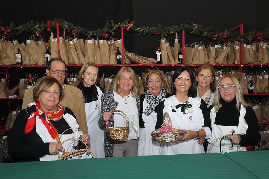 El Bazar Solidario de Navidad reúne hasta mañana domingo en el Palacio de Congresos más de 120 puestos