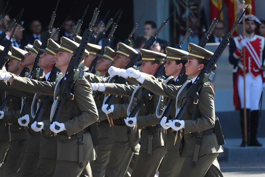 Los reyes, acompañados de la princesa de Asturias, presiden los actos por el Día de la Fiesta Nacional