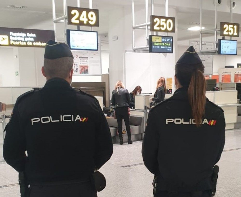 Detenido en el aeropuerto de Málaga un hombre que intentaba viajar a Madrid saltándose el confinamiento