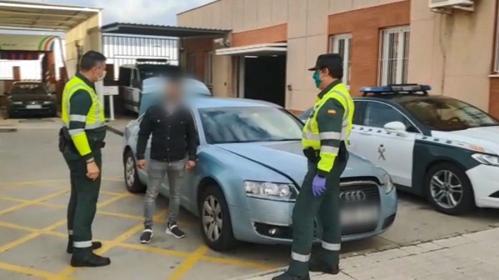 La Guardia Civil investiga a dos personas que circulaban a 240 km/h con su vehículo en la autovía A-49 (Sevilla-Portugal)