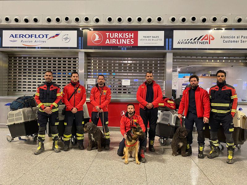 Dos nuevos contingentes de bomberos del CPB salieron ayer martes hacia Turquía para ayudar en la zona afectada por el terremoto