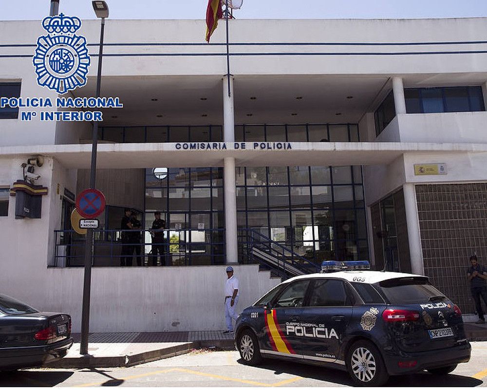 La Policía Nacional detiene a un hombre por su presunta implicación en la muerte de una mujer que se precipitó en extrañas circunstancias desde un cuarto piso en Las Albarizas