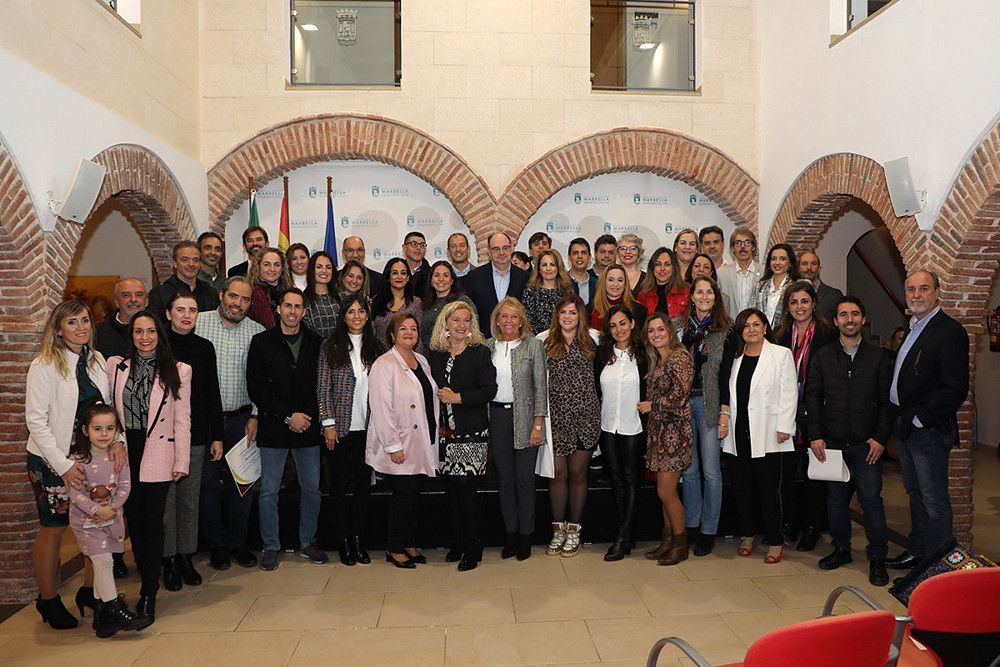 La Asociación de Vecino Calvario-Huerta Belón impulsa un reconocimiento a los docentes del municipio