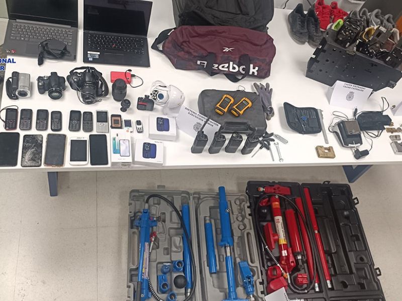 La Policía Nacional desarticula en Vélez-Málaga una trama criminal especializada en robos de máquinas de cobro automático en establecimientos de hostelería