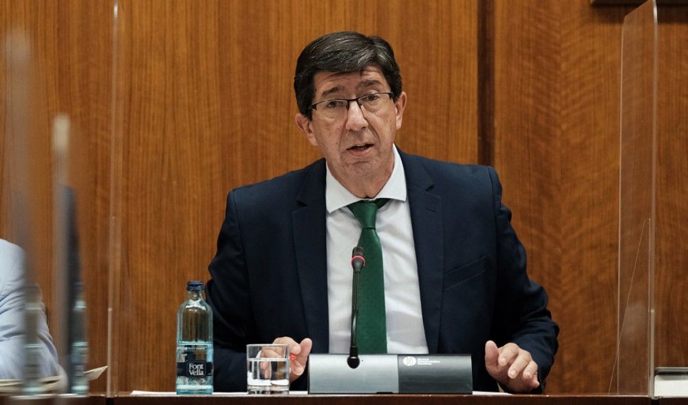 El Gobierno andaluz plantea la puesta en marcha del bono turístico el próximo otoño