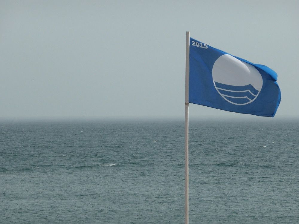 Marbella suma dos banderas azules en sus playas y se convierte con ocho galardones en el municipio andaluz con más distinciones en su litoral