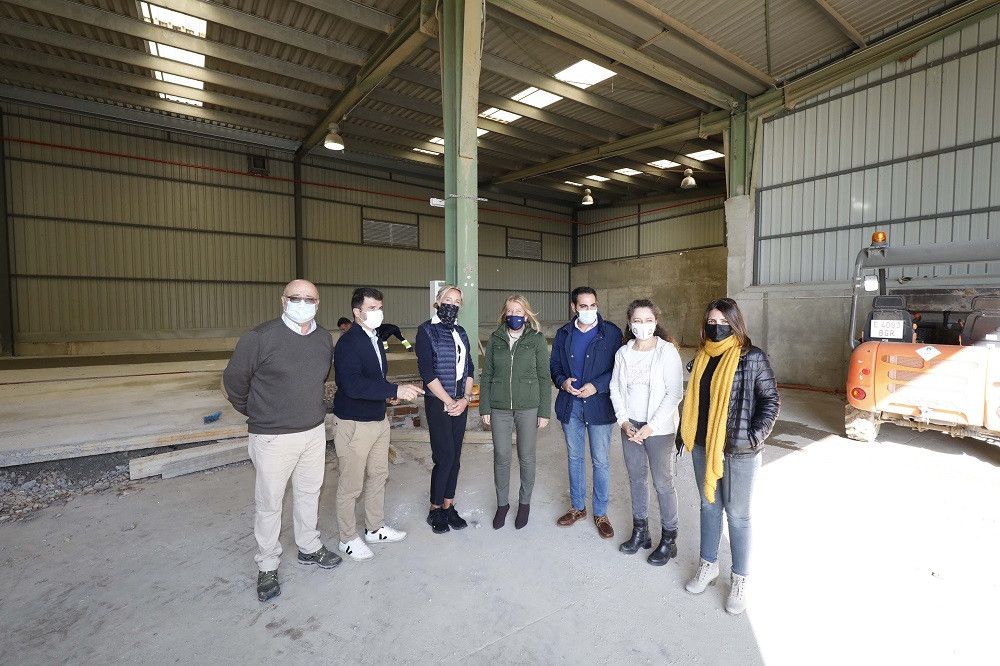 El Ayuntamiento ejecuta las obras de acondicionamiento de una nave municipal que permitirá atender temporalmente a los animales abandonados de la ciudad
