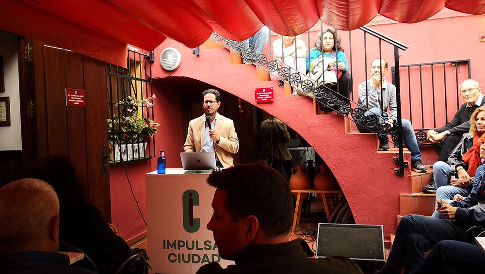 Javier Lima, candidato de Impulsa Ciudad a las municipales, presenta el programa de su formación