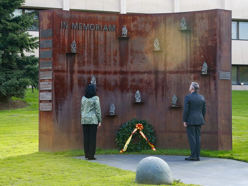 Acto de homenaje en la sede del Centro Nacional de Inteligencia (CNI) a los caídos en Irak
