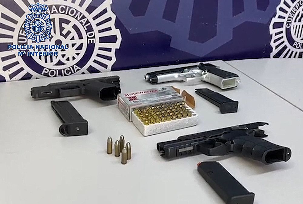 La Policía Nacional detiene a cinco personas por el atraco a una oficina de recaudación de máquinas tragaperras en Estepona (Málaga)