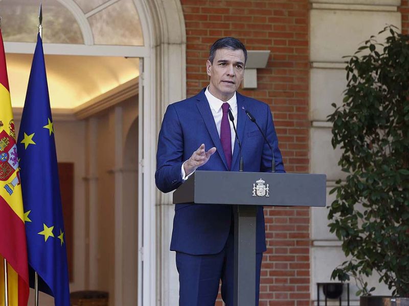 Pedro Sánchez presenta un nuevo gobierno ideológicamente comprometido con Pedro Sánchez