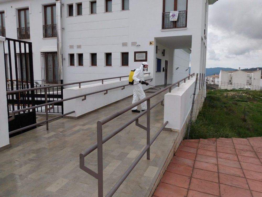 Las visitas a residencias y los paseos de usuarios se limitarán según el estado de cada municipio en Andalucía