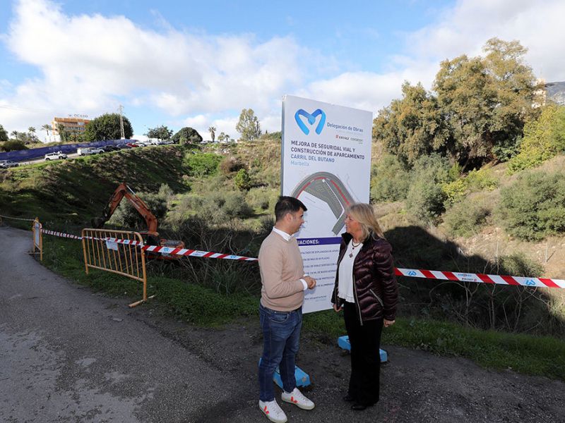 El Ayuntamiento inicia los trabajos de reordenación del tráfico en el Carril del Butano, que tendrá doble sentido de circulación y 80 nuevos aparcamientos