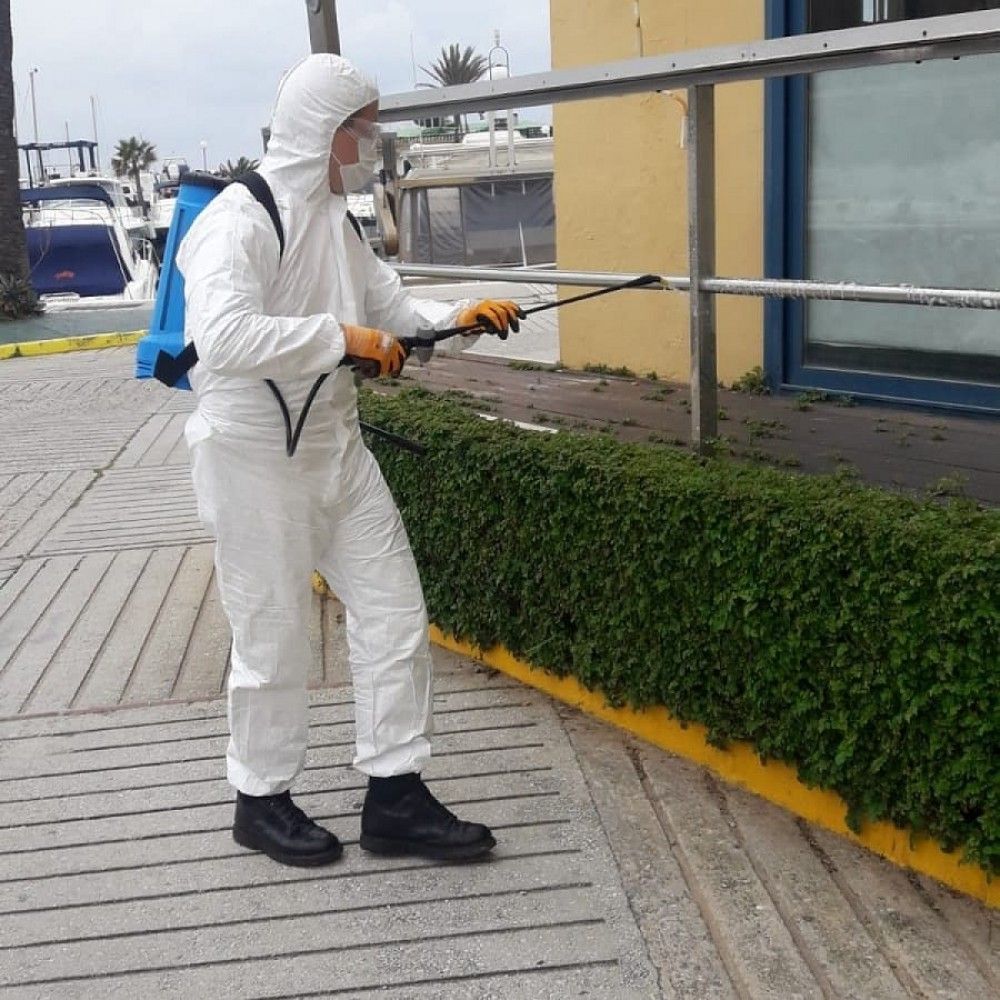 Voluntarios de Protección Civil se incorporan a las labores de desinfección en el municipio