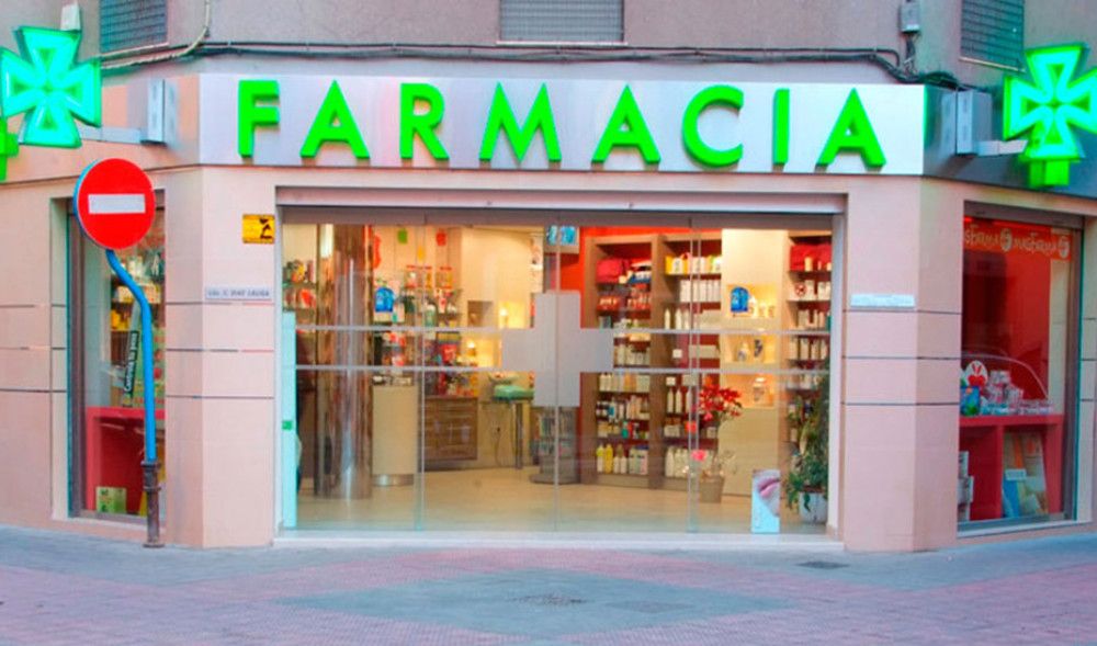 Primera dispensación en una farmacia europea de una medicación recetada en un centro del SAS