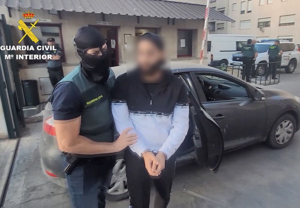 La Guardia civil desarticula en Melilla una organización que utilizaba para el tráfico de droga a menores tutelados en un centro