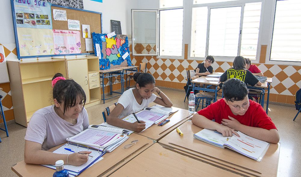 Más de 873.300 estudiantes de Secundaria, Bachillerato, FP y Educación de Adultos comienzan hoy las clases en Andalucía