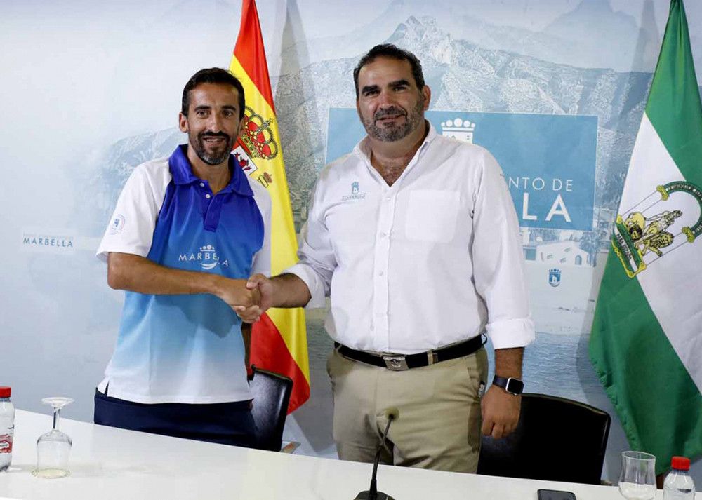 El Ayuntamiento renueva su apoyo al atleta Javier Díaz Carretero dentro del programa Marca Marbella